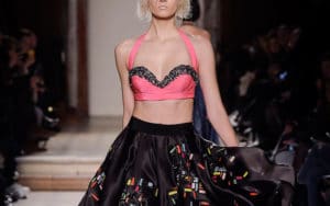 Synia sur les catwalks